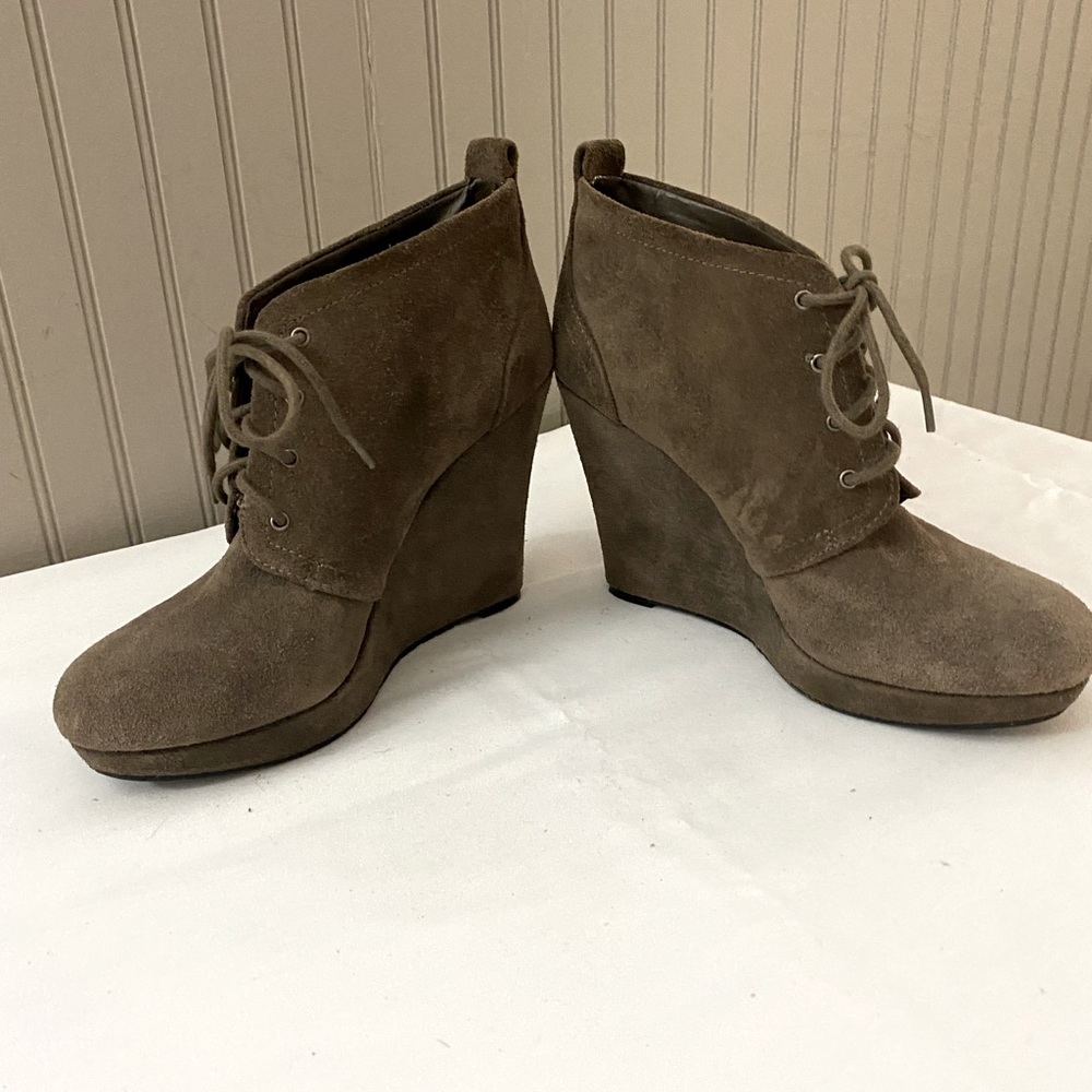 Jessica Simpson gray suede booties size 7.5